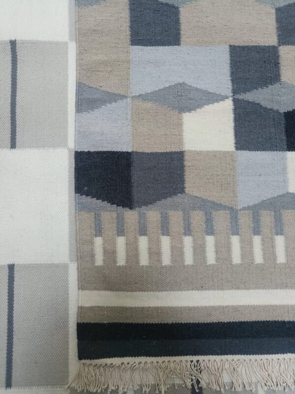 GeoCube Handwoven Wool Runner Rug - Image 4