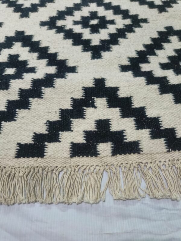Monochrome Diamond Kilim Rug – Handwoven Black & White - Image 4